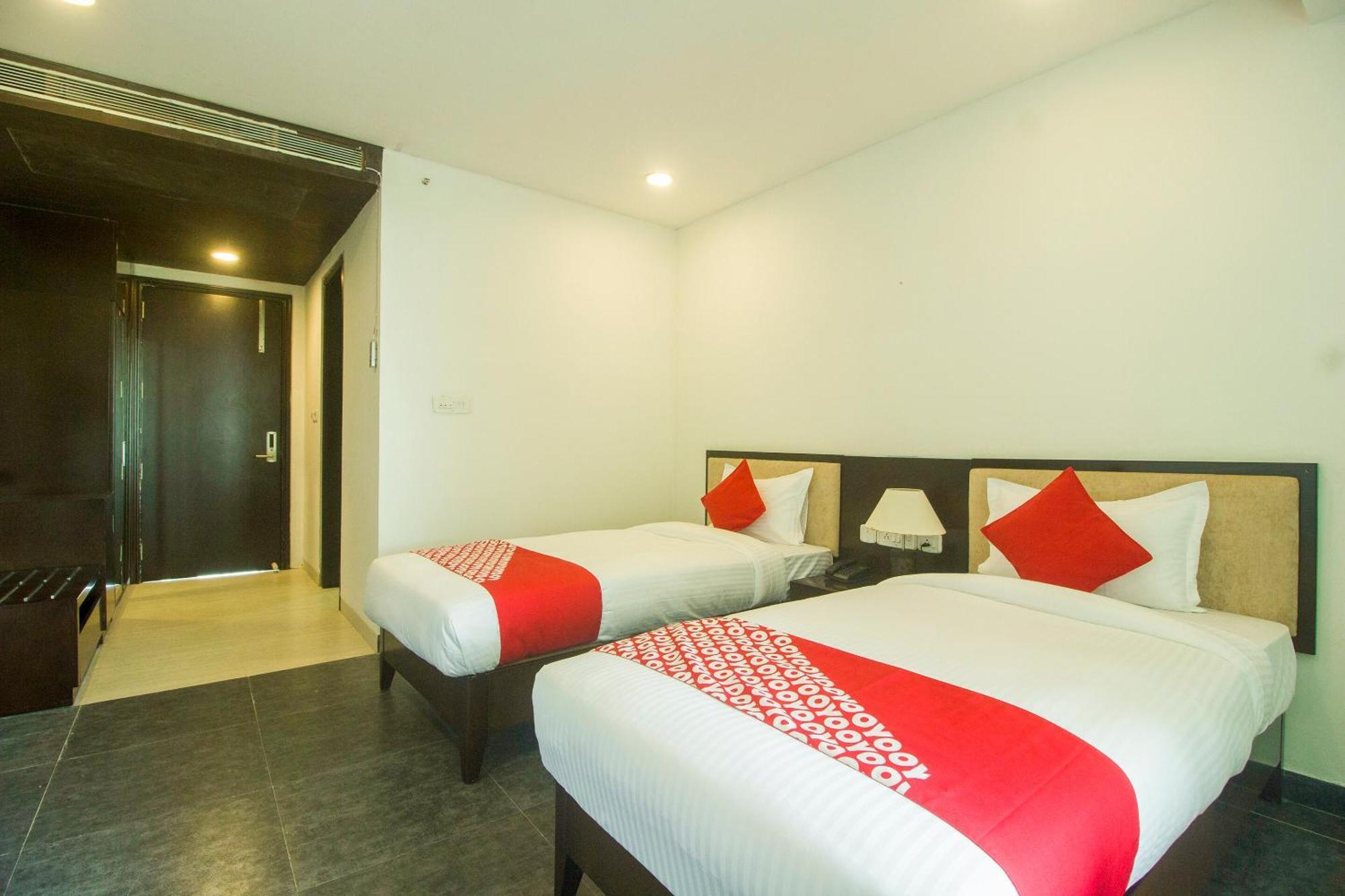Collection O Govinda Sai Hotel Sirdi Kültér fotó